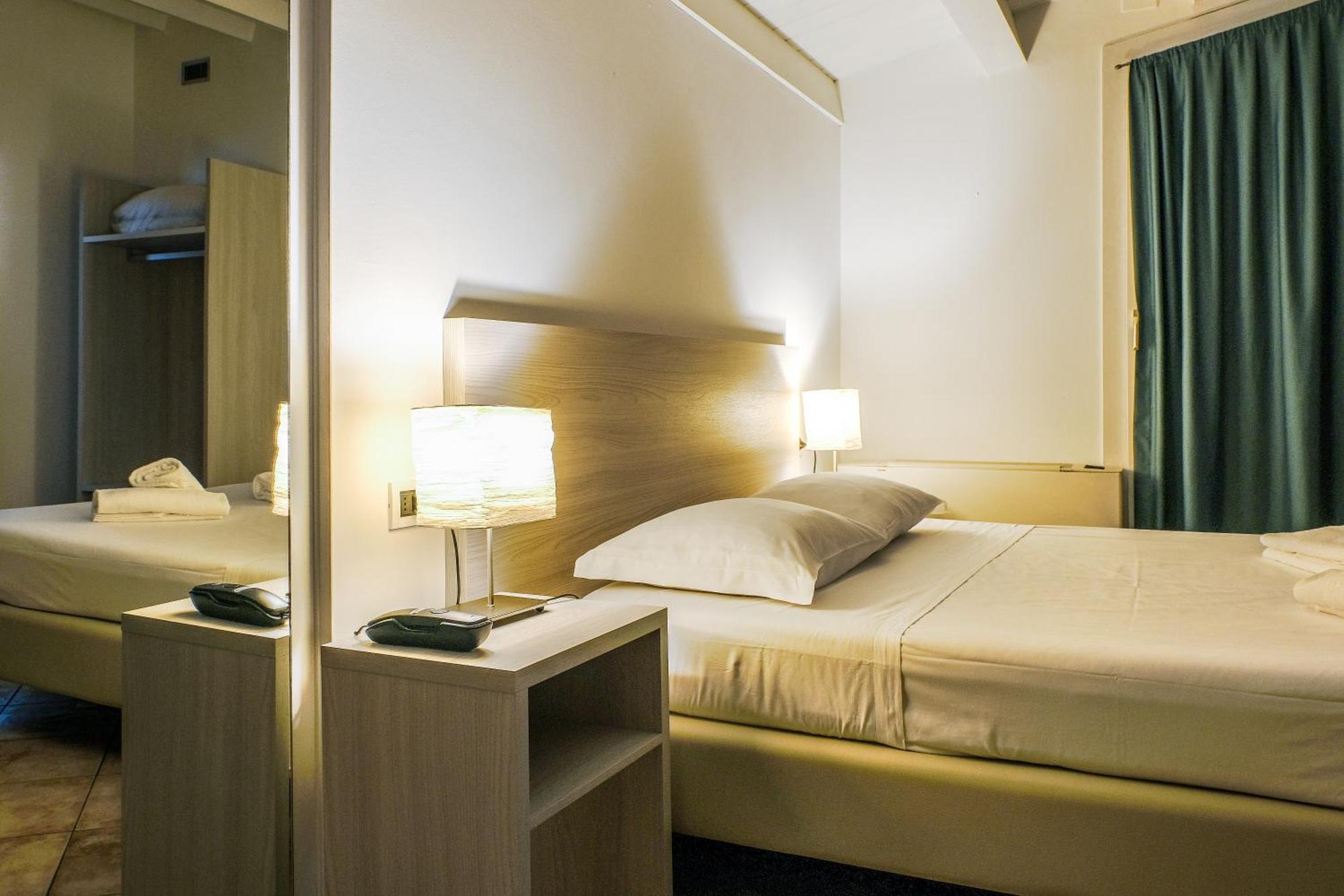 B&B Hotel Roy Silea Extérieur photo