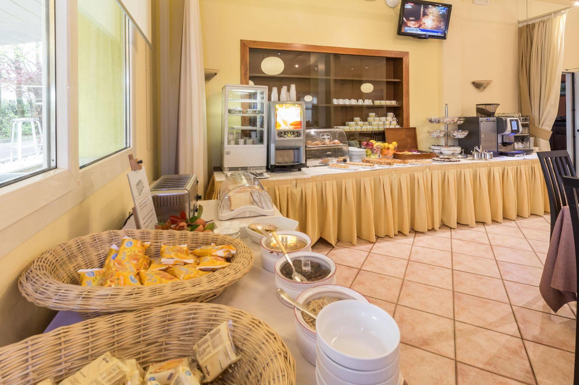 B&B Hotel Roy Silea Extérieur photo